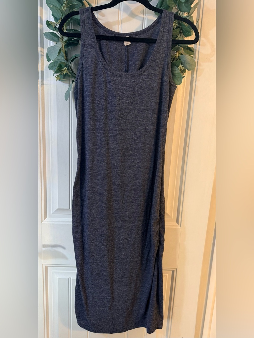 💫4/$25 • Old Navy Heather Navy Knit Midi Dress